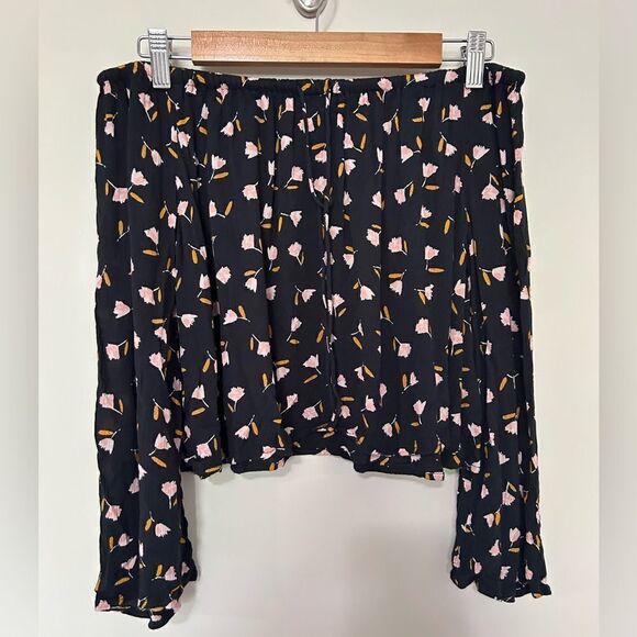 Billabong Black Long Bell Sleeve Floral Crop - Picture 2 of 7